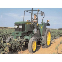 Многофункциональный минитрактор John Deere 5515 в Великих Луках