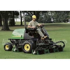 Бензиновая газонокосилка  для фейрвея Jonh Deere - 3225 С в Великих Луках